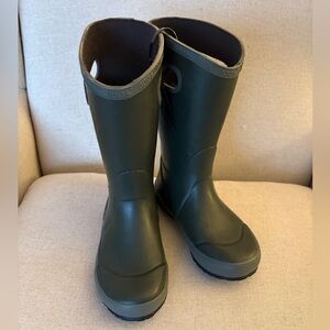 Bogs Kids size 13 Olive Green Pull-On Rain Boots
